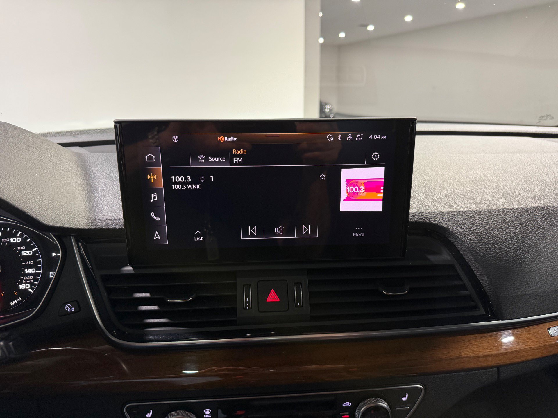 Used 2023 Audi Q5 2.0T Premium w/ Convenience Package AWD/4WD image 30