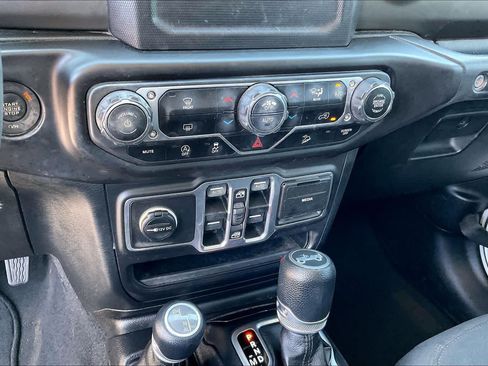Used 2018 Jeep Wrangler Unlimited Sport S AWD/4WD image 31