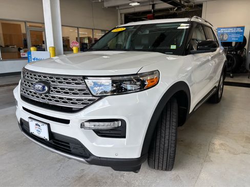 Used 2023 Ford Explorer Limited w/ Limited Technology Package AWD/4WD image 5