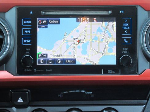 Used 2016 Toyota Tacoma TRD Sport w/ Towing Package AWD/4WD image 18