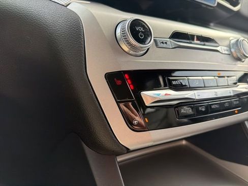 Used 2022 Ford Explorer XLT w/ Equipment Group 202A image 37