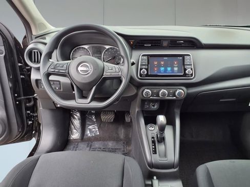 Used 2025 Nissan Kicks Play S image 12