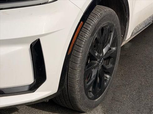 Used 2023 Kia Sorento SX image 5