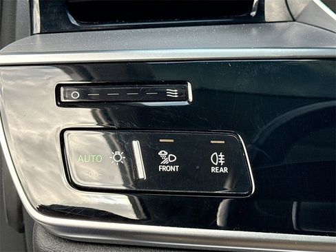 Used 2020 Audi A8 L 4.0T w/ Executive Package image 11
