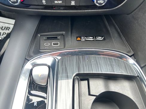 Used 2023 Buick Enclave Essence w/ LPO, Floor Liner Package FWD image 31
