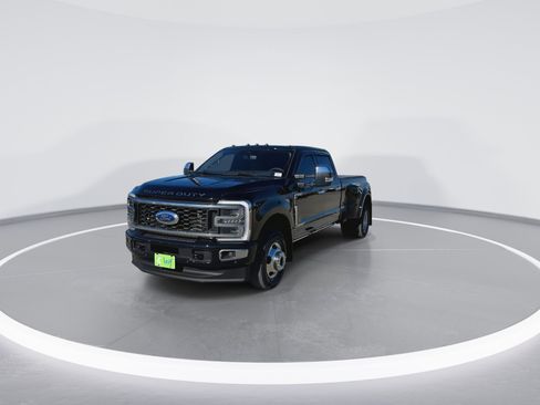 Certified 2025 Ford F350 Platinum w/ Platinum Plus Package image 6