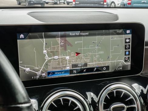 Used 2021 Mercedes-Benz GLB 250 4MATIC image 60