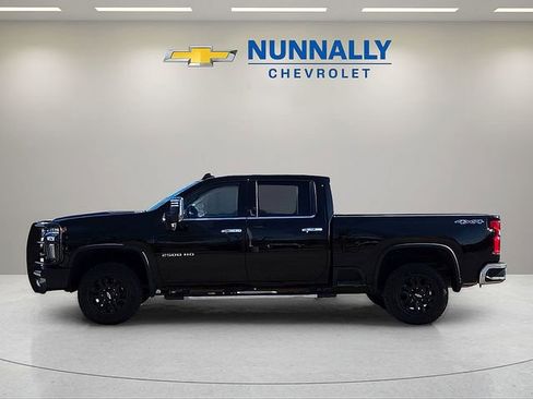Used 2022 Chevrolet Silverado 2500 LTZ AWD/4WD image 2