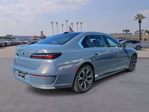 New 2025 BMW i7 eDrive50 w/ Premium Package image 5