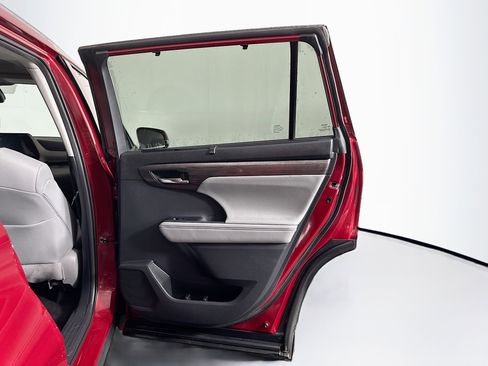 Used 2022 Toyota Highlander Limited image 33