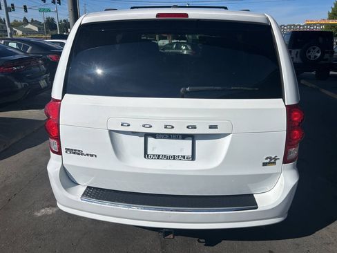 Used 2016 Dodge Grand Caravan R/T FWD image 5