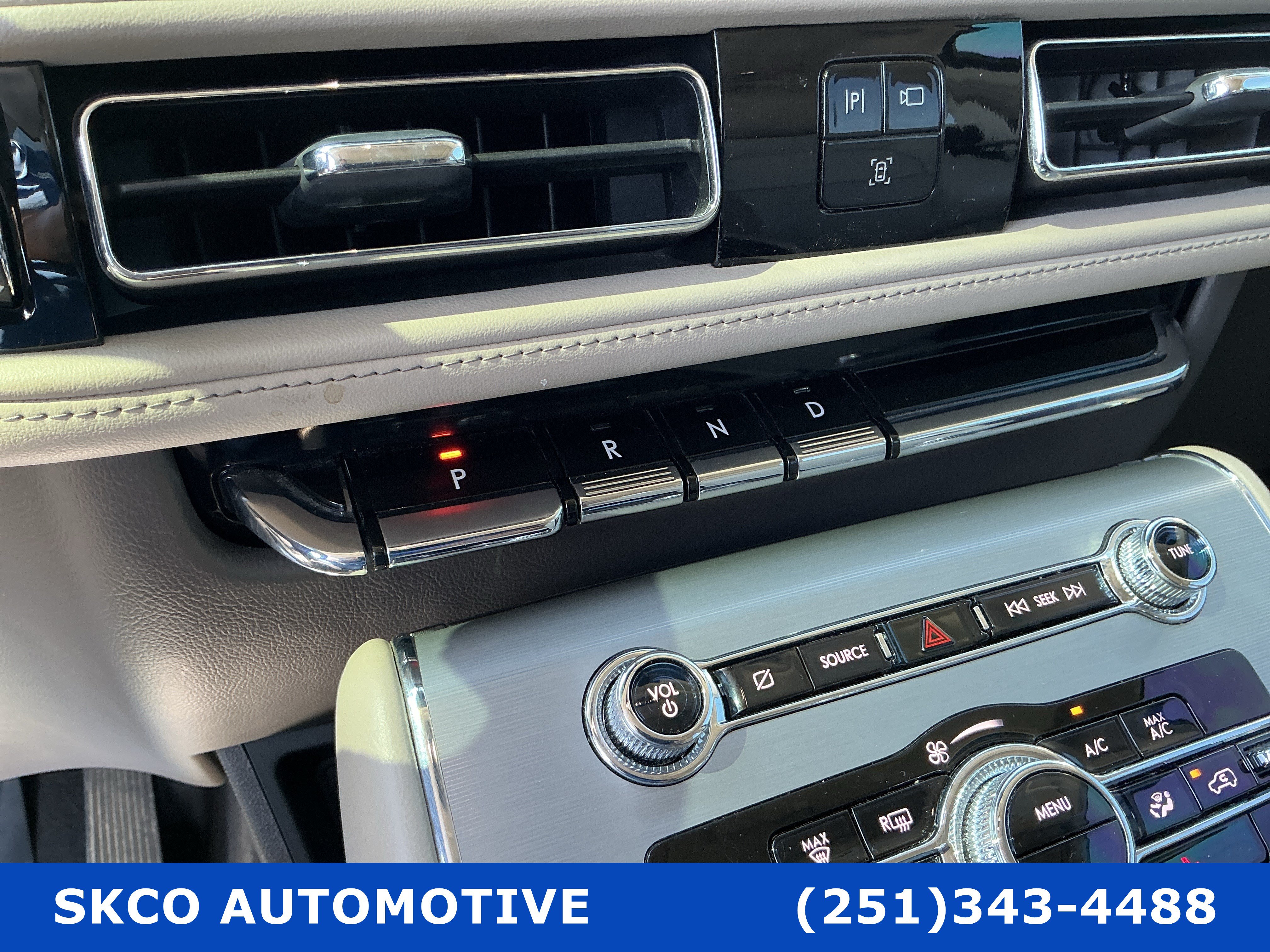 Used 2023 Lincoln Aviator 2WD w/ Premium Package image 23