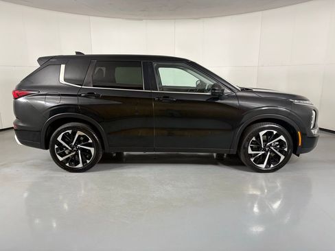 Used 2024 Mitsubishi Outlander SE FWD image 9