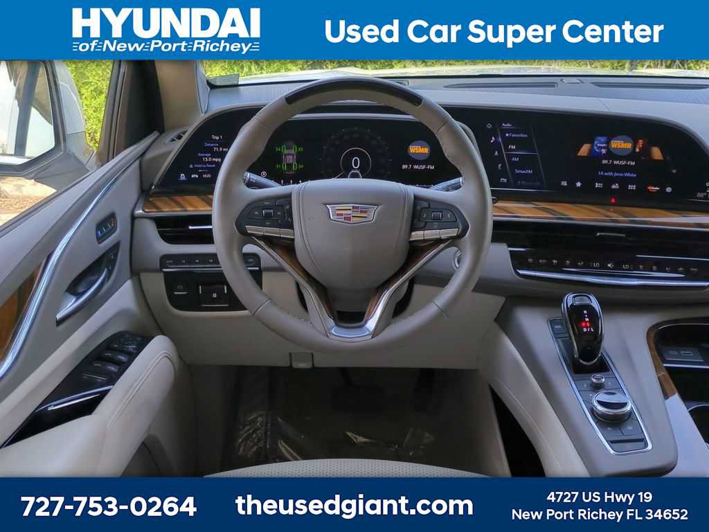 Used 2024 Cadillac Escalade Premium Luxury Platinum w/ Heavy-Duty Trailer Package AWD/4WD image 19