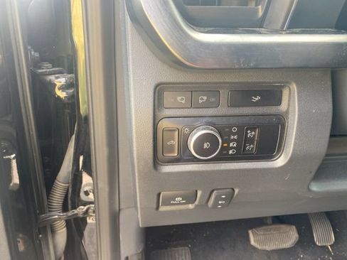 Used 2023 Ford F250 Lariat w/ Lariat Ultimate Package AWD/4WD image 18