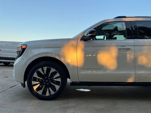 New 2025 Ford Expedition Platinum w/ Platinum Ultimate Package image 36