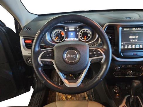 Used 2016 Jeep Cherokee Limited w/ Luxury Group image 10