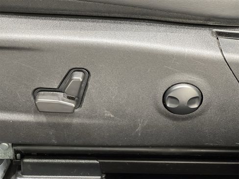 Used 2022 Chrysler 300 S image 12