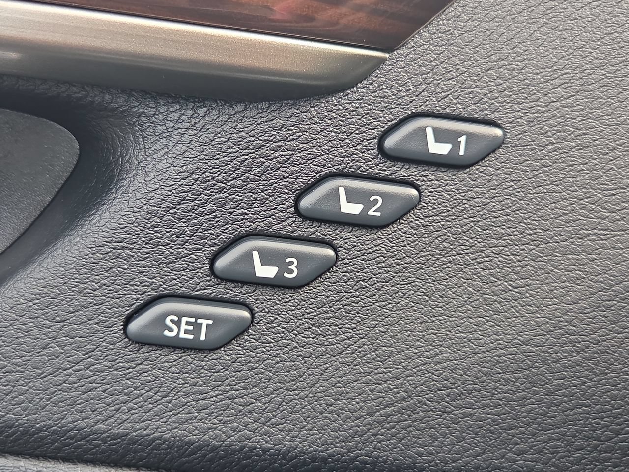 Used 2018 Lexus ES 350 w/ Luxury Package w/Wood Trim FWD image 18