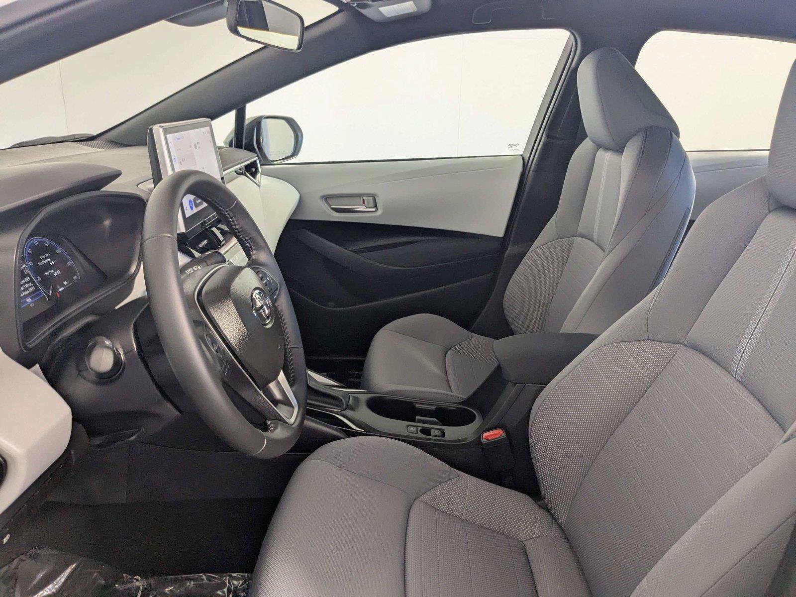 Certified 2026 Toyota Corolla SE w/ SE Package FWD image 9