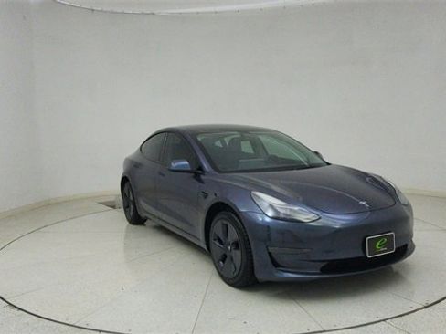 Used 2023 Tesla Model 3 Standard Range image 62