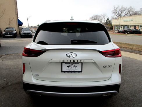 Used 2019 INFINITI QX50 Essential w/ Premium Heat Package image 9