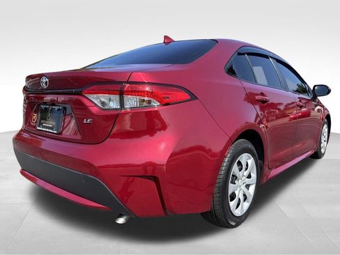 Used 2022 Toyota Corolla LE FWD image 5