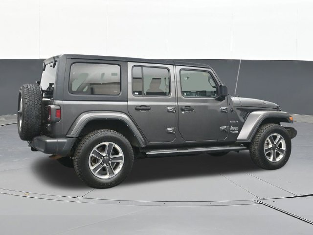 Used 2022 Jeep Wrangler Unlimited Sahara w/ Cold Weather Group AWD/4WD image 16