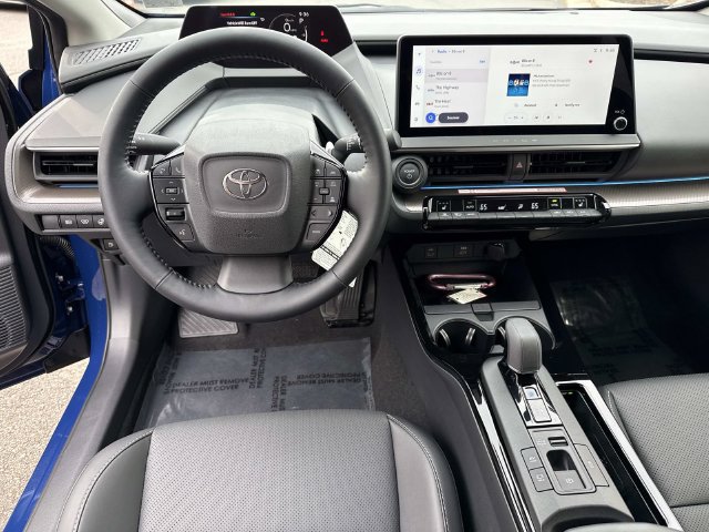 Used 2027 Toyota Prius XLE FWD image 18