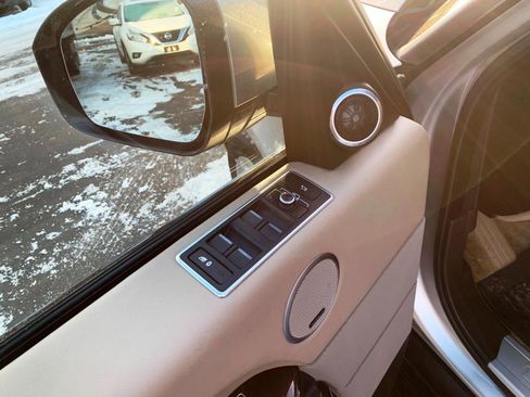 Used 2016 Land Rover Range Rover HSE image 14