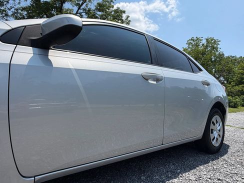 Used 2016 Toyota Corolla L FWD image 8
