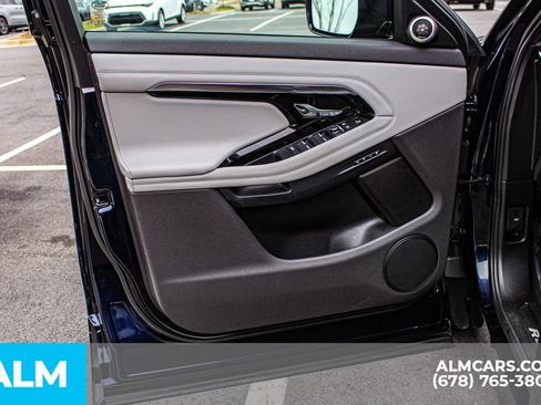 Used 2021 Land Rover Range Rover Evoque R-Dynamic SE image 36