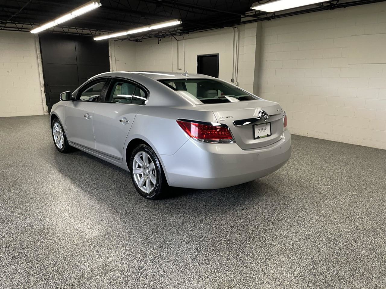Used 2010 Buick LaCrosse CXL w/ Luxury Package AWD/4WD image 7
