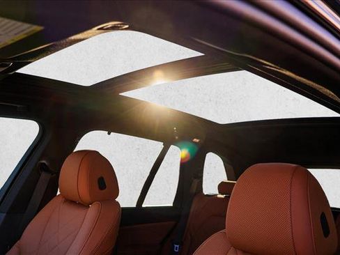 New 2026 BMW X5 xDrive50e image 11