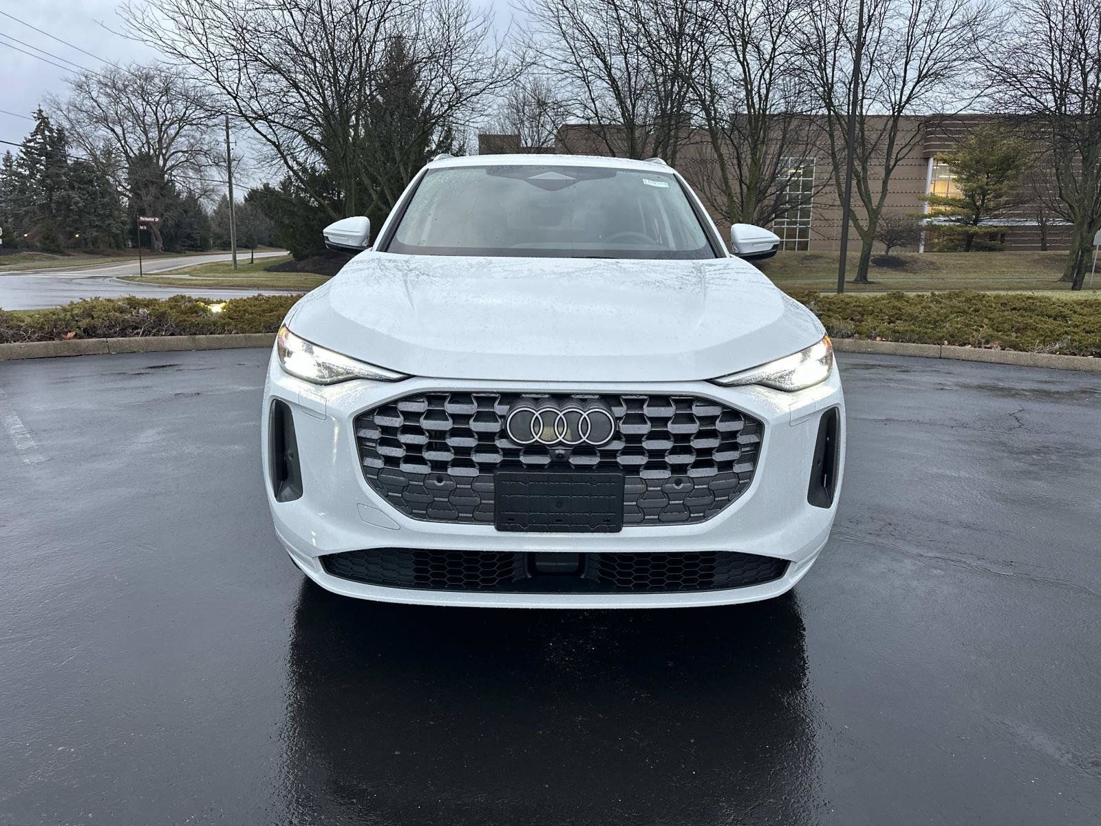 Used 2025 Audi Q5 Premium AWD/4WD image 2
