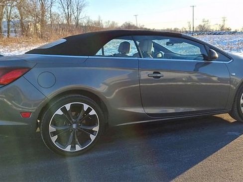 Used 2019 Buick Cascada Premium image 8