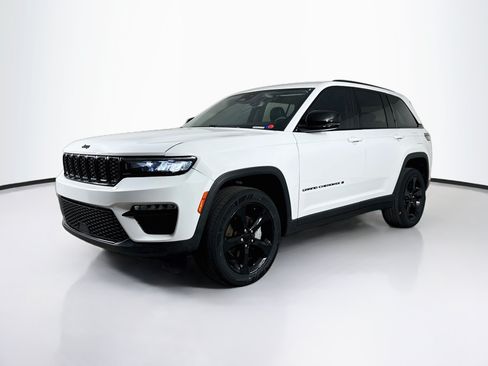 Used 2023 Jeep Grand Cherokee Limited w/ Black Appearance Package RWD image 4