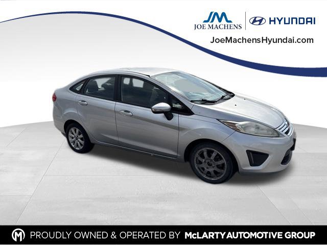 Used 2013 Ford Fiesta SE FWD image 3