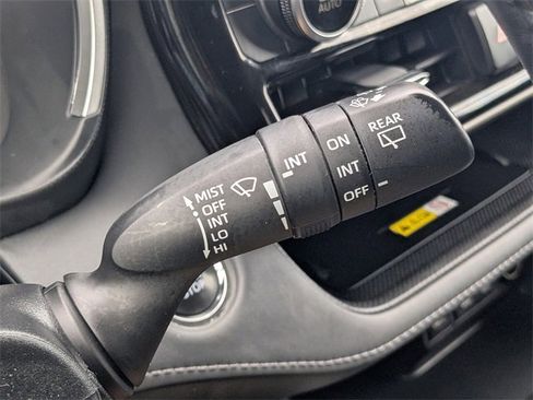 Used 2023 Toyota Highlander XLE image 29