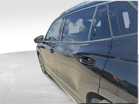 Certified 2025 Volkswagen Tiguan S image 29