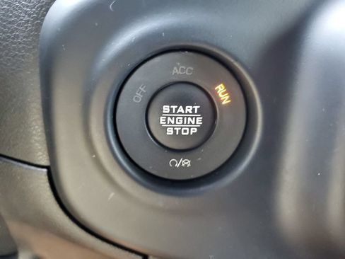 Used 2019 Jeep Wrangler Unlimited Sahara AWD/4WD image 24
