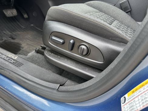 Used 2024 Chevrolet Equinox LT FWD image 21