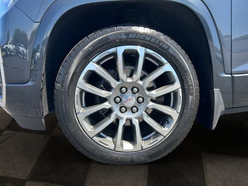 Certified 2023 GMC Acadia Denali w/ Denali Ultimate Package FWD image 9