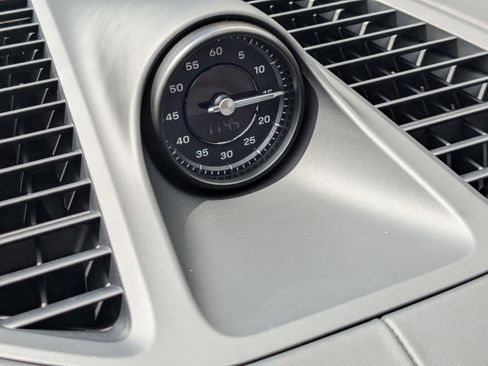 New 2025 Porsche Macan Electric image 22