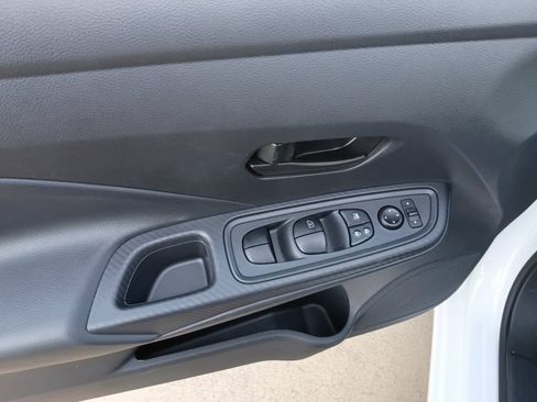 Used 2025 Nissan Versa S w/ S Plus Package FWD image 32