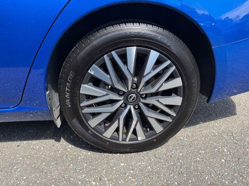 Used 2025 Nissan Altima 2.5 SV image 30