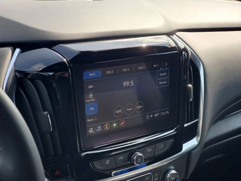 Used 2023 Chevrolet Traverse LT image 19