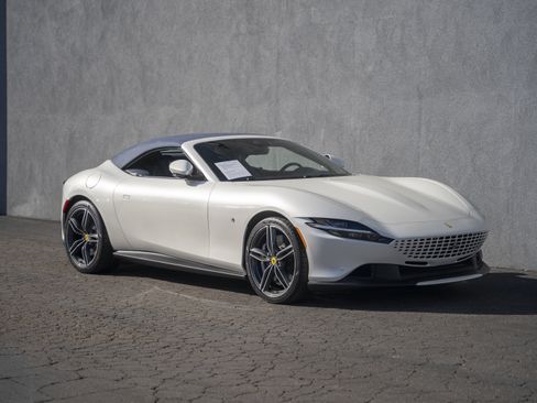 Certified 2025 Ferrari Roma Spider image 10