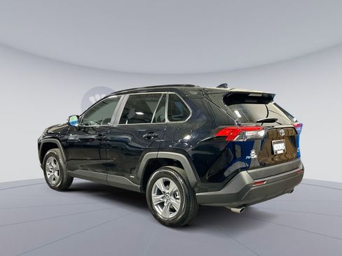 Used 2025 Toyota RAV4 XLE image 4