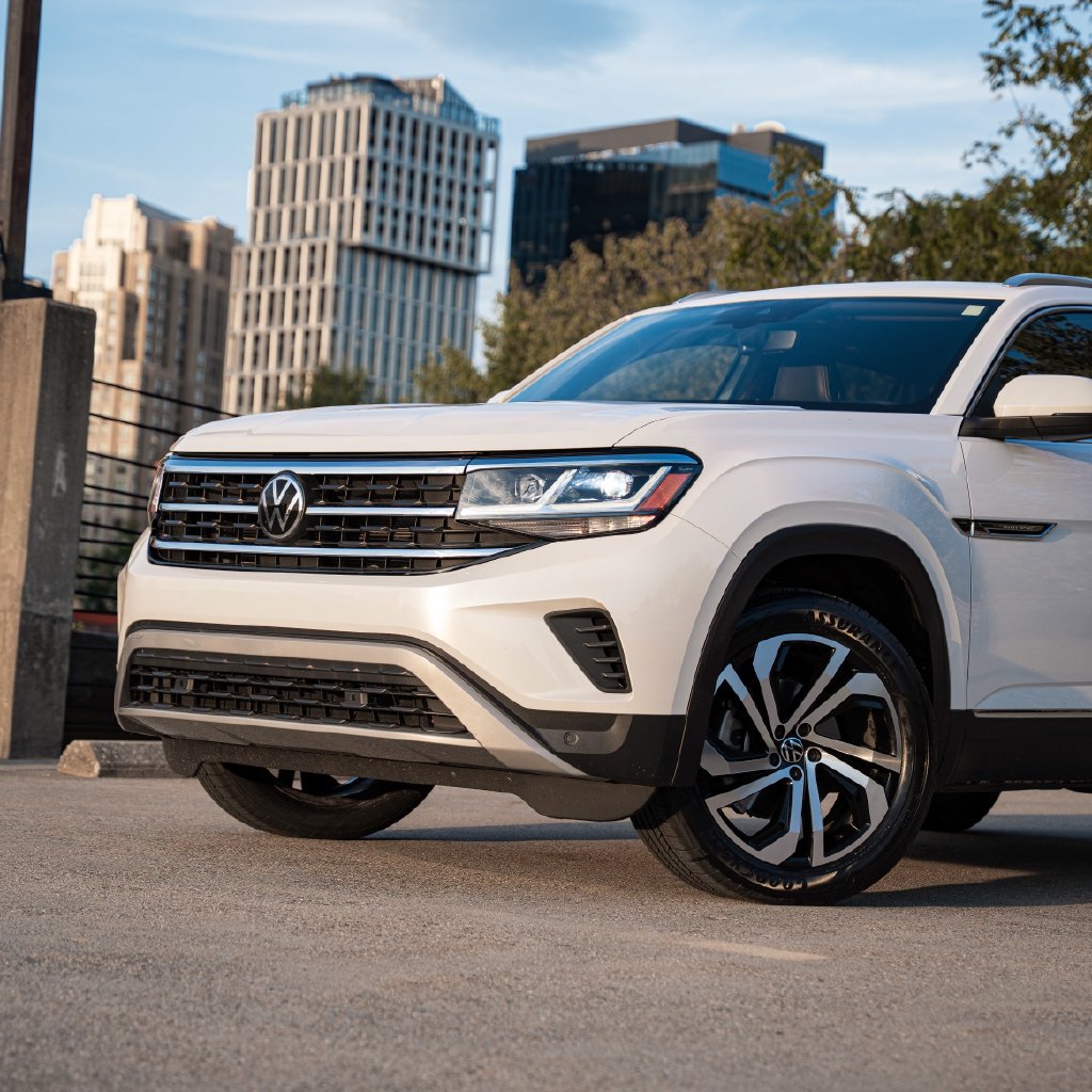 Certified 2023 Volkswagen Atlas Cross Sport SEL AWD/4WD image 3